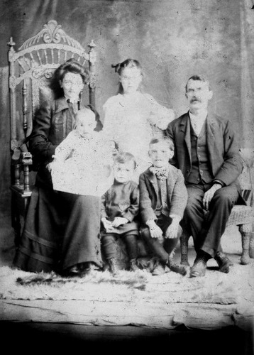Click to see GP-1091 of Moore Glass Plate Collection (GP-)