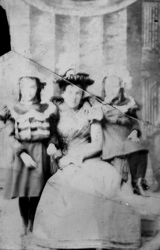 Click to see GP-1092 of Moore Glass Plate Collection (GP-)
