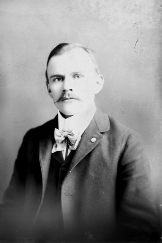 Click to see GP-1132 of Moore Glass Plate Collection (GP-)