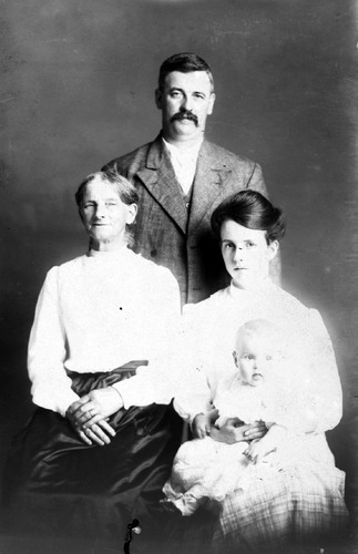Click to see GP-1136 of Moore Glass Plate Collection (GP-)