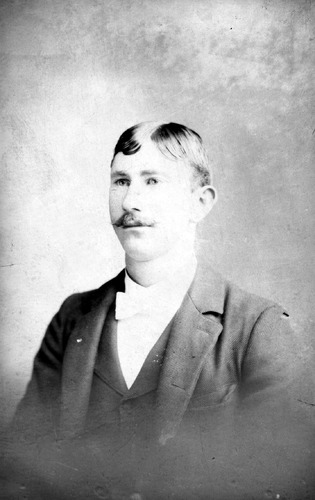 Click to see GP-1194 of Moore Glass Plate Collection (GP-)