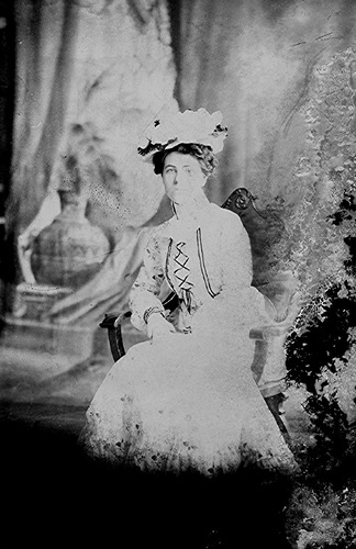 Click to see GP-1251 of Moore Glass Plate Collection (GP-)