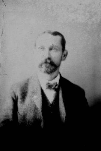 Click to see GP-1269 of Moore Glass Plate Collection (GP-)
