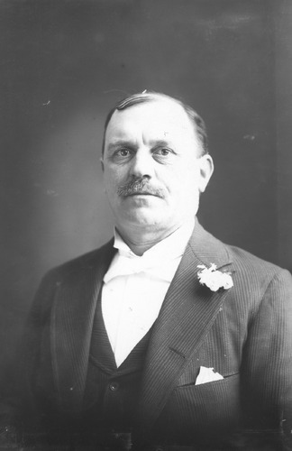 Click to see GP-1301 of Moore Glass Plate Collection (GP-)