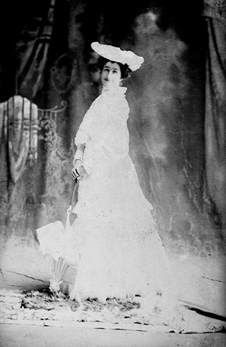 Click to see GP-1332 of Moore Glass Plate Collection (GP-)
