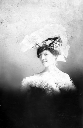 Click to see GP-1352 of Moore Glass Plate Collection (GP-)
