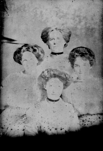 Click to see GP-1423 of Moore Glass Plate Collection (GP-)