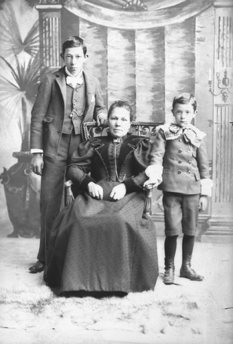Click to see GP-1446 of Moore Glass Plate Collection (GP-)