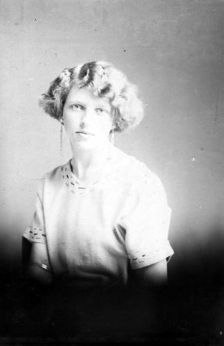 Click to see GP-1452 of Moore Glass Plate Collection (GP-)