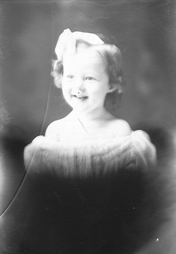 Click to see GP-1463 of Moore Glass Plate Collection (GP-)