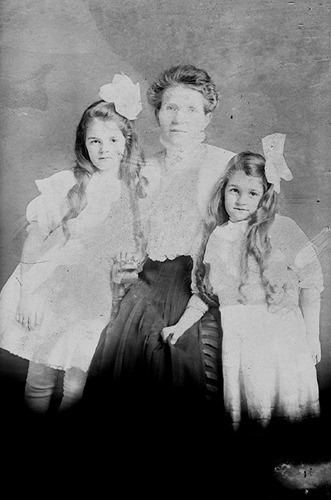 Click to see GP-1480 of Moore Glass Plate Collection (GP-)