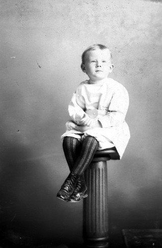 Click to see GP-1527 of Moore Glass Plate Collection (GP-)