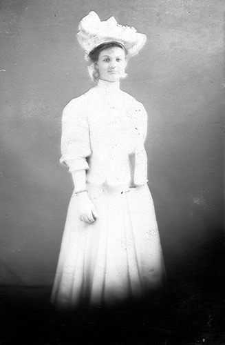 Click to see GP-1576 of Moore Glass Plate Collection (GP-)