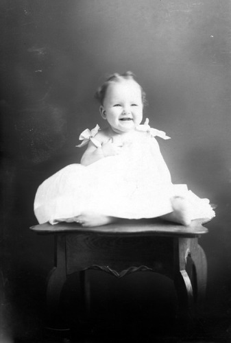 Click to see GP-1577 of Moore Glass Plate Collection (GP-)