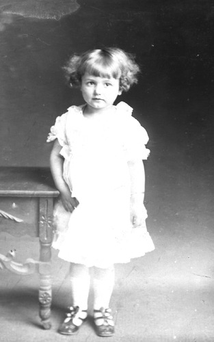 Click to see GP-1586 of Moore Glass Plate Collection (GP-)