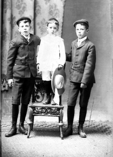 Click to see GP-1610 of Moore Glass Plate Collection (GP-)