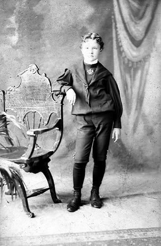 Click to see GP-1621 of Moore Glass Plate Collection (GP-)