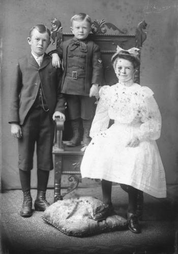 Click to see GP-1655 of Moore Glass Plate Collection (GP-)