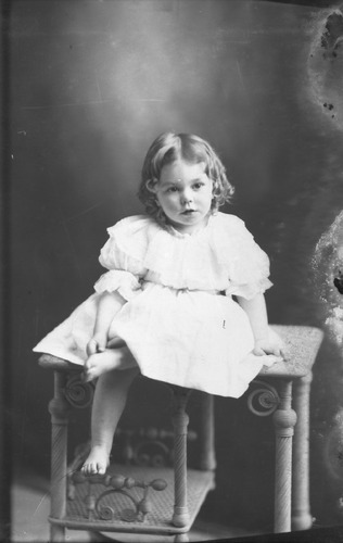 Click to see GP-1689 of Moore Glass Plate Collection (GP-)