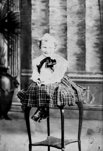 Click to see GP-1694 of Moore Glass Plate Collection (GP-)