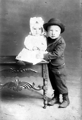 Click to see GP-1697 of Moore Glass Plate Collection (GP-)