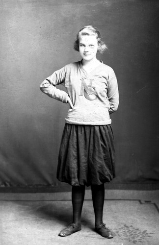Click to see GP-1719 of Moore Glass Plate Collection (GP-)