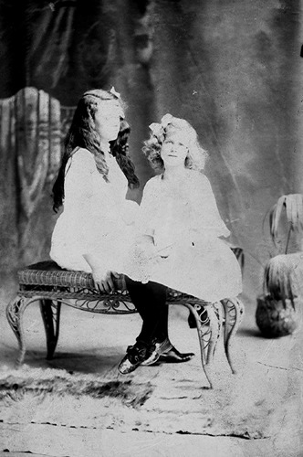 Click to see GP-1723 of Moore Glass Plate Collection (GP-)