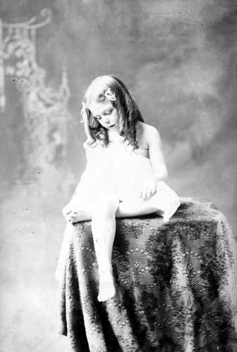Click to see GP-1732 of Moore Glass Plate Collection (GP-)