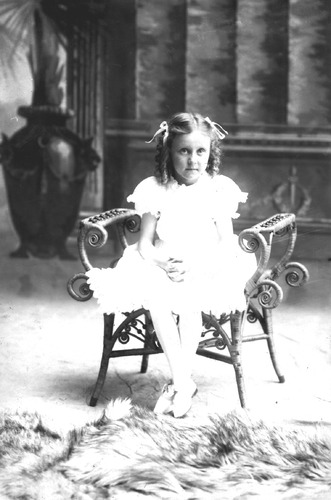 Click to see GP-1747 of Moore Glass Plate Collection (GP-)