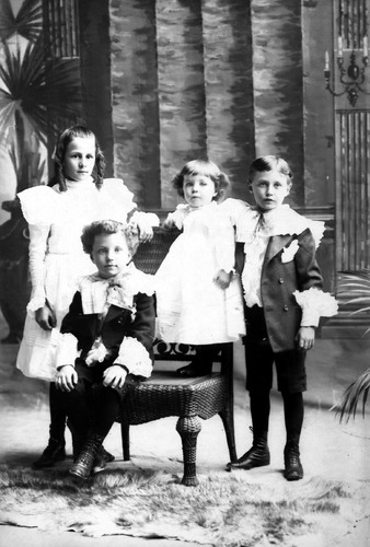 Click to see GP-1749 of Moore Glass Plate Collection (GP-)