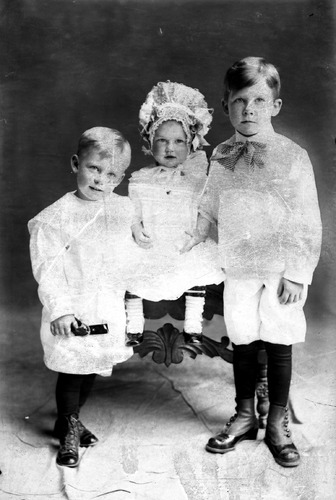 Click to see GP-1754 of Moore Glass Plate Collection (GP-)