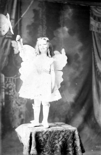 Click to see GP-1761 of Moore Glass Plate Collection (GP-)