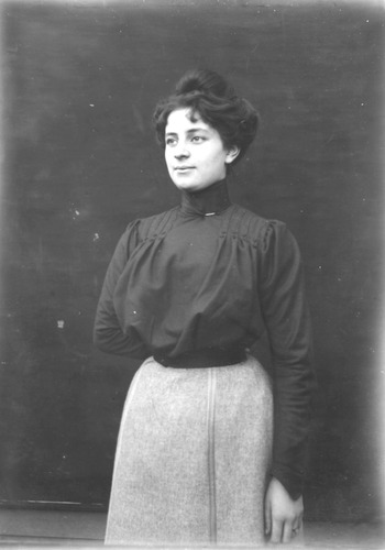 Click to see GP-FRANK 21 of Frank Glass Plate Collection (GP-FRANK)