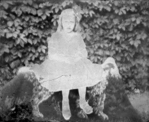 Click to see GP-JHART COLLECTION 7 of J. Hart Glass Plate Collection (GP-JHART)