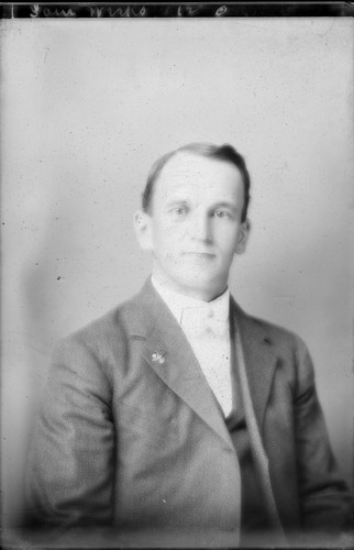 Click to see GP-JHART COLLECTION 18 of J. Hart Glass Plate Collection (GP-JHART)