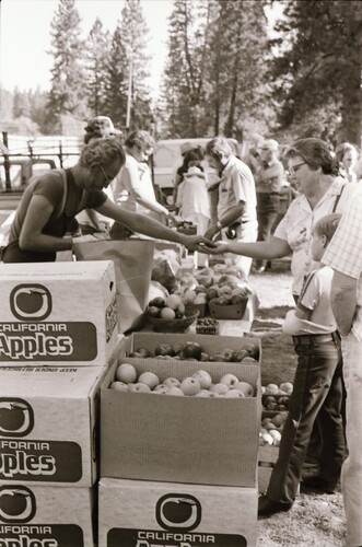 Click to view Nevada County Growers Market (PIC 7-CARTER 39) Nevada County Growers Market (PIC 7-CARTER 39)
