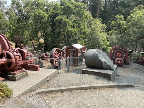 Click to see Img 0372 of Outside Exhibits (PIC 7-NSMMO)