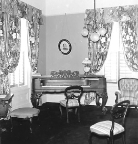Click to see PIC 1-B 132-8 of Miscellaneous Photos (PIC 1-B)