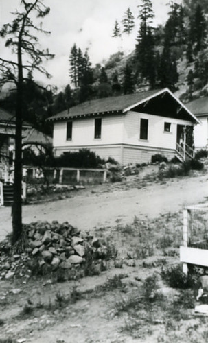 Click to see PIC 2-E 11 of Miscellaneous Photos (PIC 2-E)
