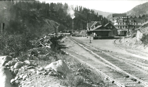 Click to see PIC 2-E 13 of Miscellaneous Photos (PIC 2-E)