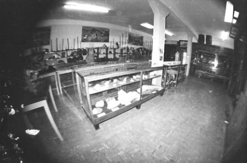 Click to see PIC 2-F 13 of Miscellaneous Photos (PIC 2-F)