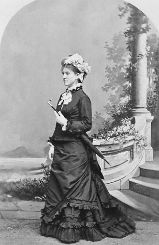 Click to see PIC 3-COS D-6 of Costumes & Period Dress (PIC 3-COS)