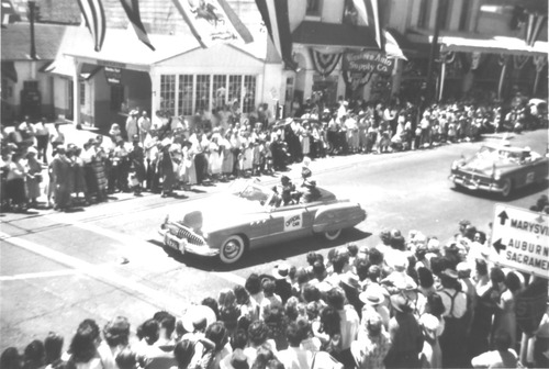 Click to see PIC 3-JUL 82 of 4th July (PIC 3-JUL)