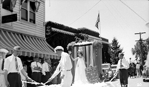 Click to see PIC 3-JUL 243 of 4th July (PIC 3-JUL)