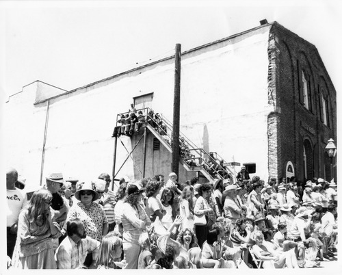 Click to see PIC 3-JUL 284 of 4th July (PIC 3-JUL)
