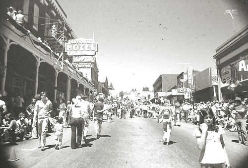 Click to see PIC 3-JUL 293 of 4th July (PIC 3-JUL)
