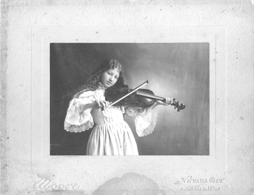 Click to see PIC 3-MUS 7 of Musicians (PIC 3-MUS)