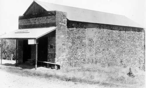 Click to see PIC 4-FRE 9 of French Corral (PIC 4-FRE)