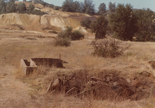 Click to see PIC 4-GHO 33 A & B of Ghost Towns (PIC 4-GHO)