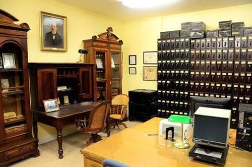 PIC 5-SEARLS LIBRARY 21